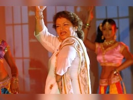 सरोज खान से जब इस टॉप एक्ट्रेस ने की थी बदतमीजी, भड़कीं कोरियोग्राफर ने छोड़ दी थी फिल्म, बोलीं- उसने मुझे... सरोज खान से जब इस टॉप एक्ट्रेस ने की थी बदतमीजी, भड़कीं कोरियोग्राफर ने छोड़ दी थी फिल्म, बोलीं- उसने मुझे...