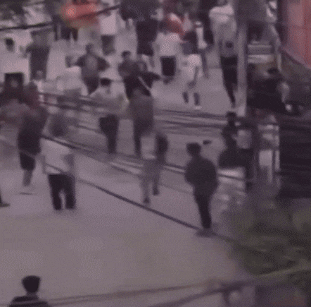 काठमांडू की सड़क पर भागते रहे नेपाल के वित्त मंत्री, लात-घूंसे बरसाते रहे प्रदर्शनकारी, देखे वीडियो काठमांडू की सड़क पर भागते रहे नेपाल के वित्त मंत्री, लात-घूंसे बरसाते रहे प्रदर्शनकारी, देखे वीडियो