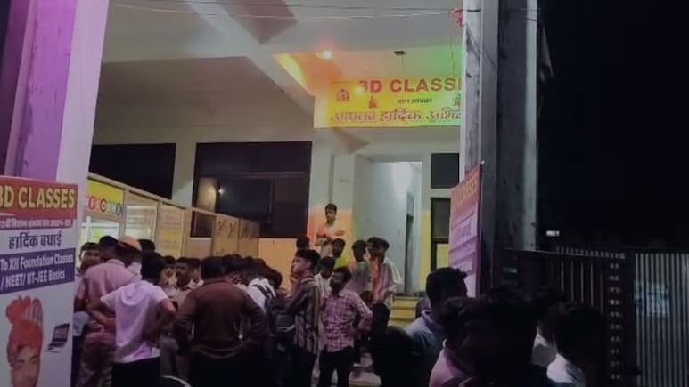 Rajasthan: 'धर्म परिवर्तन कराकर निकाह करेंगे.. नहीं मानी तो तेजाब डाल देंगे', टोंक में 5 युवकों ने नाबालिग लड़की को धमकाया, हुई तोड़फोड़