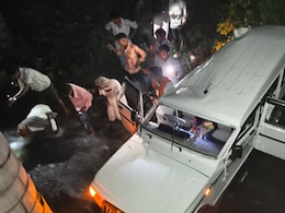 सांवलिया सेठ के मंदिर जा रहे श्रद्धालुओं से भरी बोलेरो नाले में गिरी, मची चीख-पुकार सांवलिया सेठ के मंदिर जा रहे श्रद्धालुओं से भरी बोलेरो नाले में गिरी, मची चीख-पुकार