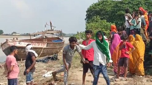 पटना में अपराधियों की खौफनाक दरिंदगी, नदी किनारे मिला नग्न युवती का शव... बढ़ा क्षेत्र में तनाव