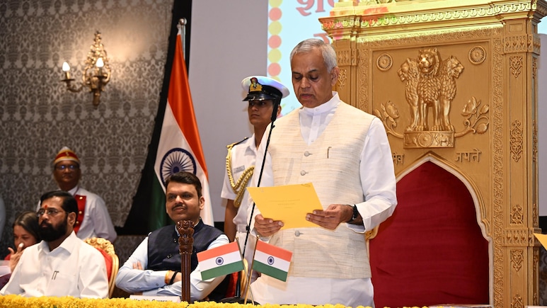 Acharya Devvrat Takes Additional Charge As Maharashtra's New Governor Acharya Devvrat Takes Additional Charge As Maharashtra's New Governor