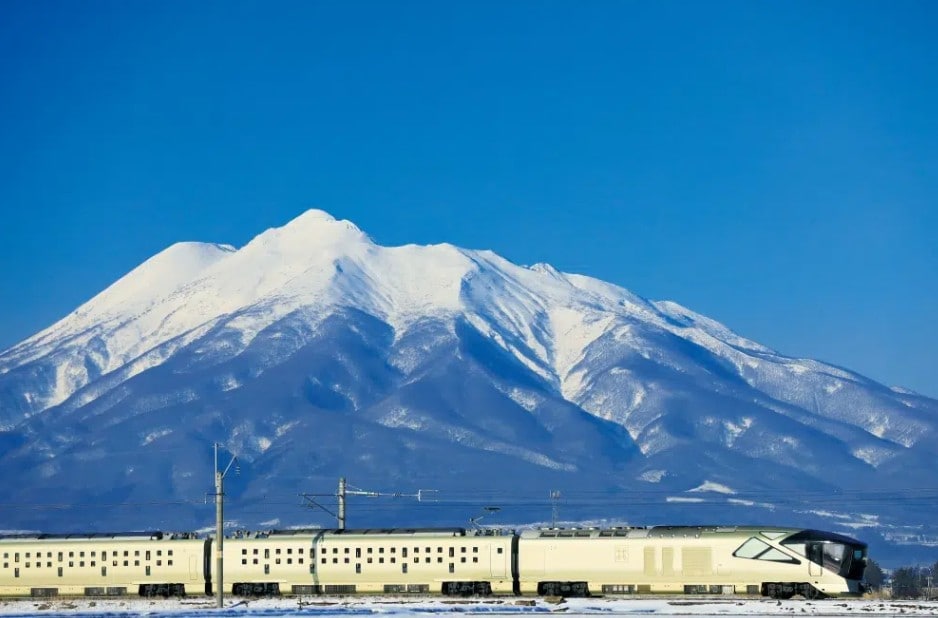 Photo: Japan Rail Club Photo: Japan Rail Club