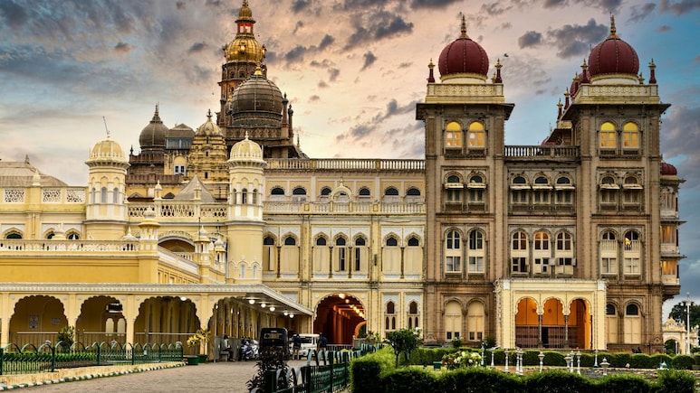 Long Weekend Getaways: Where To Go From Delhi, Mumbai And Bangalore In Just Rs 10,000