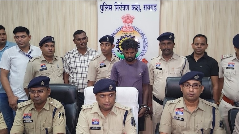 पति-पत्नी और दो मासूम बच्चों की इस वजह से पड़ोसी ने कर दी निर्मम हत्या, नाबालिग बेटे के साथ शवों को दफनाया