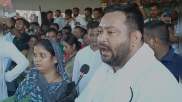 तेजस्वी यादव का सरकार पर हमला– 'स्नेहा की मां अब भी इंसाफ के लिए दर-दर भटक रही है' तेजस्वी यादव का सरकार पर हमला– 'स्नेहा की मां अब भी इंसाफ के लिए दर-दर भटक रही है'