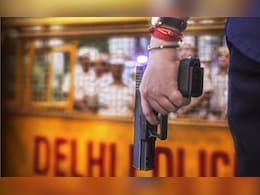 'मर्दानी 3' का नया पोस्टर हुआ रिलीज, लौट रही हैं शिवानी शिवाजी रॉय 'मर्दानी 3' का नया पोस्टर हुआ रिलीज, लौट रही हैं शिवानी शिवाजी रॉय