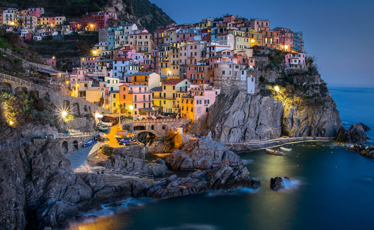Tourists can be fined for wearing flip-flops while hiking in Cinque Terre, Italy Tourists can be fined for wearing flip-flops while hiking in Cinque Terre, Italy