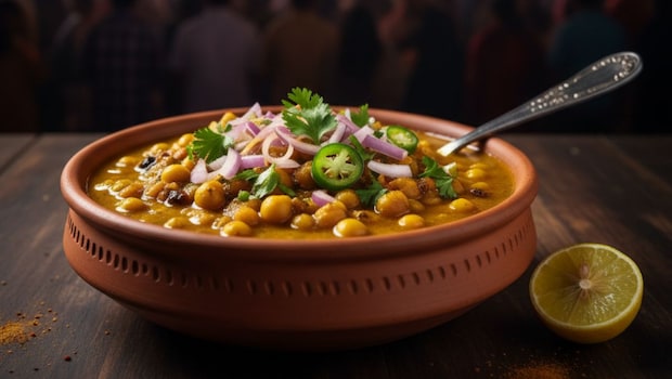 Durga Puja 2025: Ghugni is beloved street-style delight Durga Puja 2025: Ghugni is beloved street-style delight