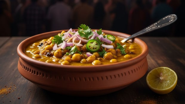 Durga Puja 2025: Ghugni is beloved street-style delight Durga Puja 2025: Ghugni is beloved street-style delight