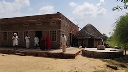 Phalodi: बिजली के तारों से रास्ते को किया बंद, करंट का खतरा बढ़ा; घर में कैद हुए लोग तो लगाई गुहार