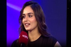 Manushi Chhillar Charms Crowd With Her Haryanvi Flair At NDTV Yuva 2025 Manushi Chhillar Charms Crowd With Her Haryanvi Flair At NDTV Yuva 2025