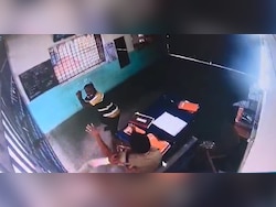 Video: Prisoners Attack Jail Official With Hammer, Escape; Rearrested