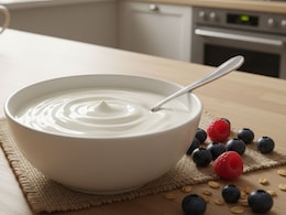 What Really Happens When You Eat Curd At Night? Experts Weigh In What Really Happens When You Eat Curd At Night? Experts Weigh In