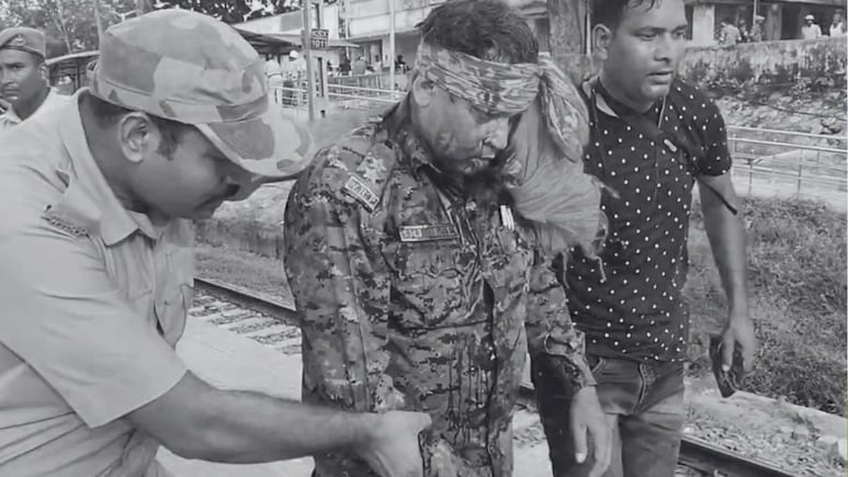 Clashes Erupt During Kurmi Agitation In Bengal's Purulia, Several Cops Injured