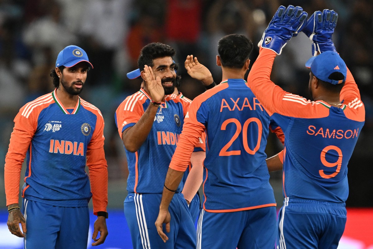India vs Pakistan LIVE Score, Asia Cup 2025: भारतीय गेंदबाजों का तहलका, पाकिस्तान ने 8 गेंद में गंवाए 2 विकेट