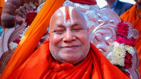 जौनपुर के गिरिधर मिश्रा कैसे बने रामभद्राचार्य, 2 माह की उम्र में गंवाई आंखों की रोशनी, 22 भाषाओं में पारंगत