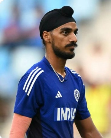 IND vs OMAN: खत्म हुआ अर्शदीप का वनवास,  इन 3 सितारों में लेफ्टी पेसर के पास इतिहास रचने का सर्वश्रेष्ठ मौका