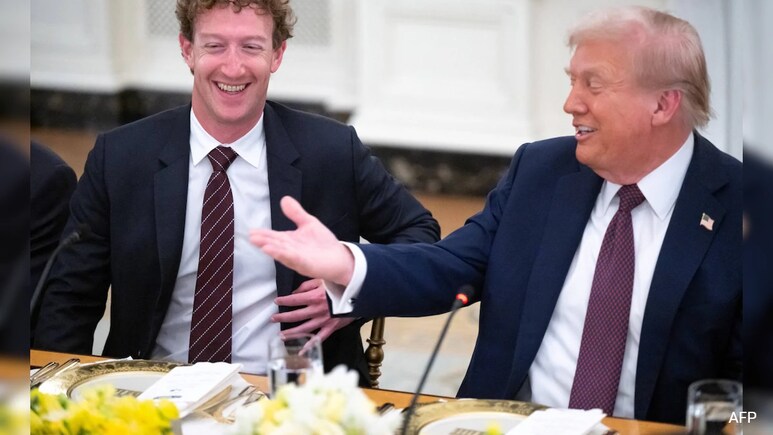 Zuckerberg's Hot Mic Apology Steals Show At Trump's White House Dinner