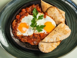 6 Quick Breakfast Recipes You Can Make With Just 2 Eggs 6 Quick Breakfast Recipes You Can Make With Just 2 Eggs