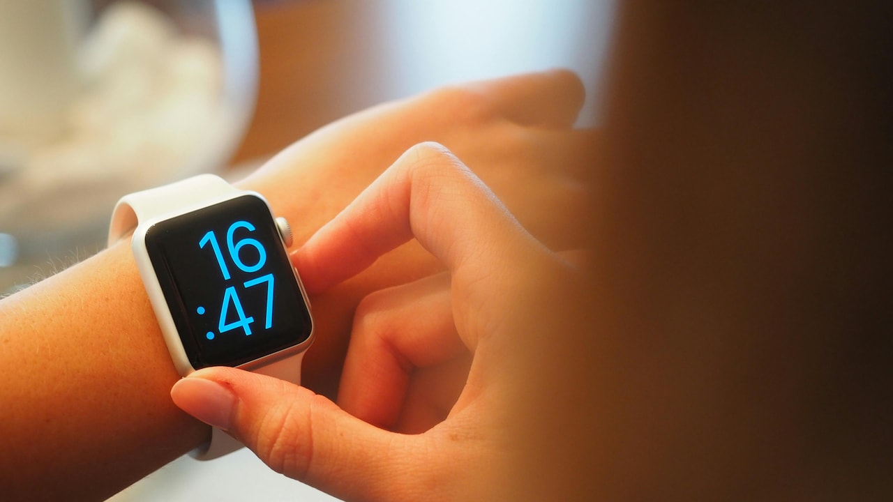Smartwatches Or Classic Watches For Kids: Here Is How To Pick the Right One