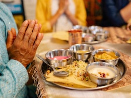 Navratri Fasting: Common Mistakes That Are Turning Your Sattvic Diet Unhealthy Navratri Fasting: Common Mistakes That Are Turning Your Sattvic Diet Unhealthy
