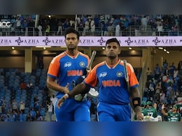 Apollo Tyres होगा भारतीय क्रिकेट टीम की जर्सी का नया स्पांसर, इतने करोड़ रुपये की हुई डील- रिपोर्ट्स Apollo Tyres होगा भारतीय क्रिकेट टीम की जर्सी का नया स्पांसर, इतने करोड़ रुपये की हुई डील- रिपोर्ट्स