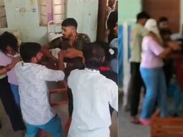 अस्पताल में दबंग महिला की गुंडागर्दी, बकाया पैसों के लिए मरीज की पिटाई, हाथ से निकाली कैनुला - Video अस्पताल में दबंग महिला की गुंडागर्दी, बकाया पैसों के लिए मरीज की पिटाई, हाथ से निकाली कैनुला - Video