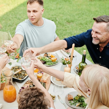 How To Host A Weekend Brunch At Home That Will Actually Impress Your Guests