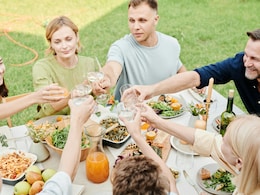 How To Host A Weekend Brunch At Home That Will Actually Impress Your Guests How To Host A Weekend Brunch At Home That Will Actually Impress Your Guests