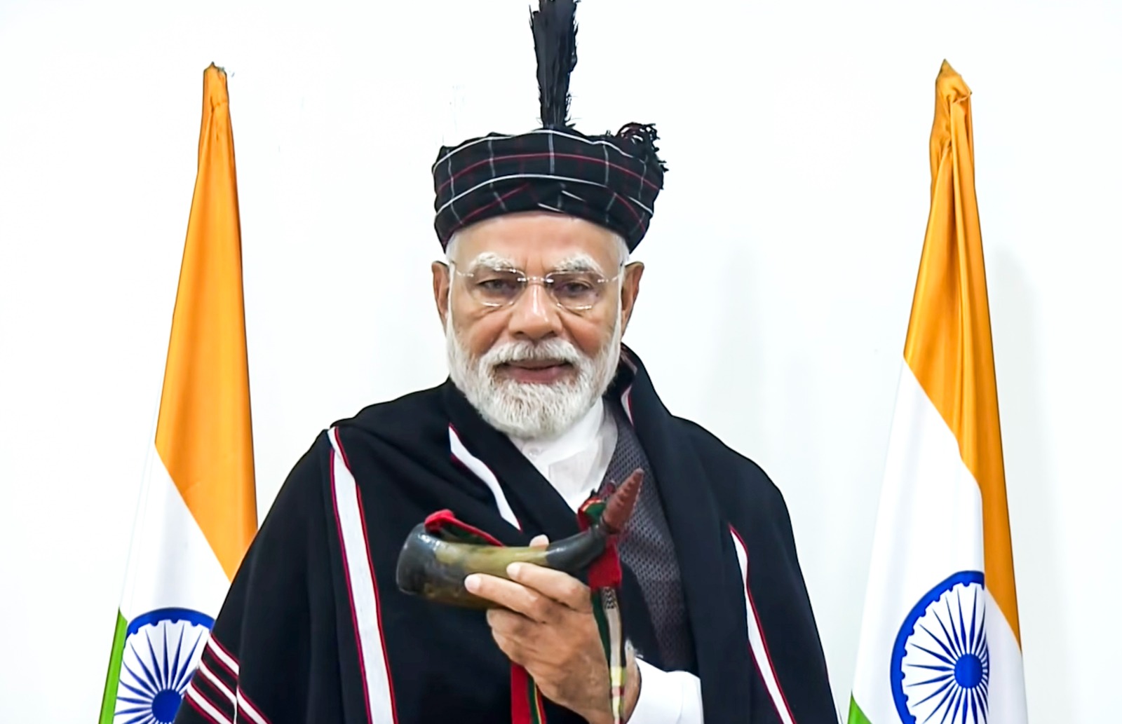 LIVE: मणिपुर पहुंचे PM मोदी का चुराचांदपुर में फूलों से स्‍वागत, 2023 हिंसा के बाद राज्य का पहला दौरा