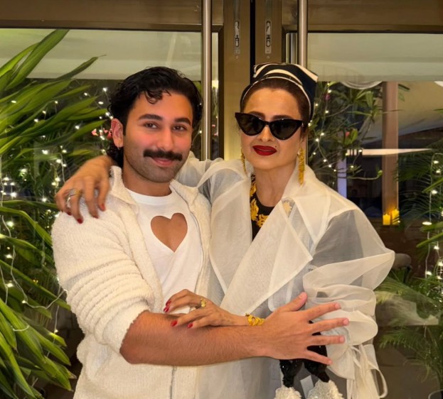 Watch: Orry And Rekha's Viral Moment From Boney Kapoor's Bash Has The Internet's Attention