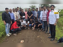 Pune News: पिस्तूल, कोयता, मिरची पावडर घेवून दरोड्याचा प्लॅन, एक गुप्त माहिती अन् संपूर्ण 'रावण टोळी' गजाआड Pune News: पिस्तूल, कोयता, मिरची पावडर घेवून दरोड्याचा प्लॅन, एक गुप्त माहिती अन् संपूर्ण 'रावण टोळी' गजाआड