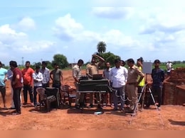 मेरठ में 'न्यूड गैंग' का खौफ, खेत में खींच कर ले जाते हैं, महिलाओं में दहशत, ड्रोन से तलाश रही पुलिस मेरठ में 'न्यूड गैंग' का खौफ, खेत में खींच कर ले जाते हैं, महिलाओं में दहशत, ड्रोन से तलाश रही पुलिस