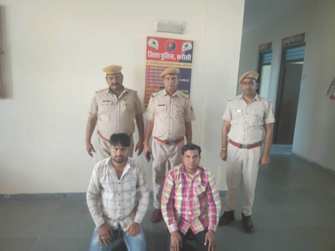 पुलिस की गिरफ्त में आरोपी. पुलिस की गिरफ्त में आरोपी.