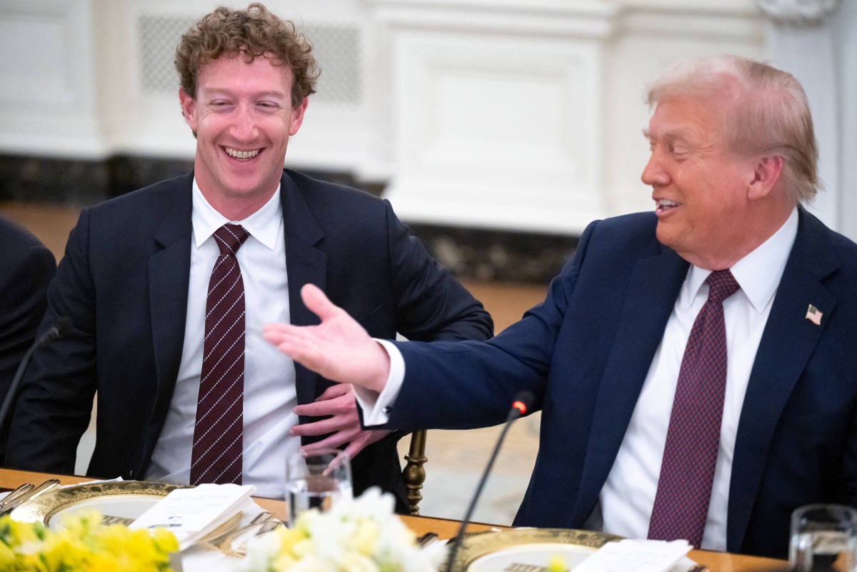 Trump Teases Zuckerberg About His "Political Career", Gets Swift Rejection