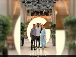 पेरेंट्स को गूगल ऑफिस ले गया सॉफ्टवेयर इंजीनियर, अंदर का नज़ारा देख मम्मी-पापा के उड़े होश, कह दी ये बात पेरेंट्स को गूगल ऑफिस ले गया सॉफ्टवेयर इंजीनियर, अंदर का नज़ारा देख मम्मी-पापा के उड़े होश, कह दी ये बात