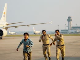 Hide in Plane landing gear : विमानाच्या चाकामध्ये लपून 13 वर्षांचा मुलगा काबुलहून दिल्लीला पोहोचला, सर्वजण हैराण, जिवंत कसा वाचला?