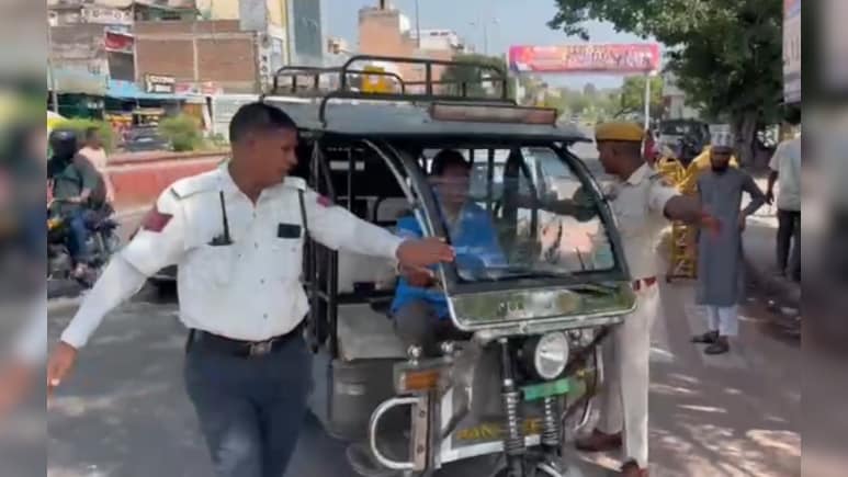 Rajasthan News: जयपुर में अवैध ई-रिक्शा के खिलाफ ट्रैफिक पुलिस का एक्शन, 120 से ज्यादा ई-रिक्शा जब्त 