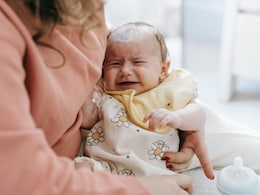 क्या सोते हुए बच्चे को दूध पिलाने के लिए जगाना अच्छा है? बच्चों की डॉक्टर ने बताया ऐसा करना चाहिए या नहीं क्या सोते हुए बच्चे को दूध पिलाने के लिए जगाना अच्छा है? बच्चों की डॉक्टर ने बताया ऐसा करना चाहिए या नहीं