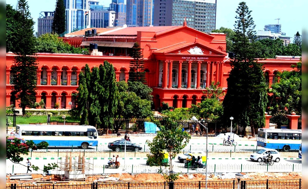 ये बराबरी के खिलाफ... मासिक धर्म पर सरकारी छुट्टी के विरोध में उतरी महिलाएं, कर्नाटक HC का खटखटाया दरवाजा