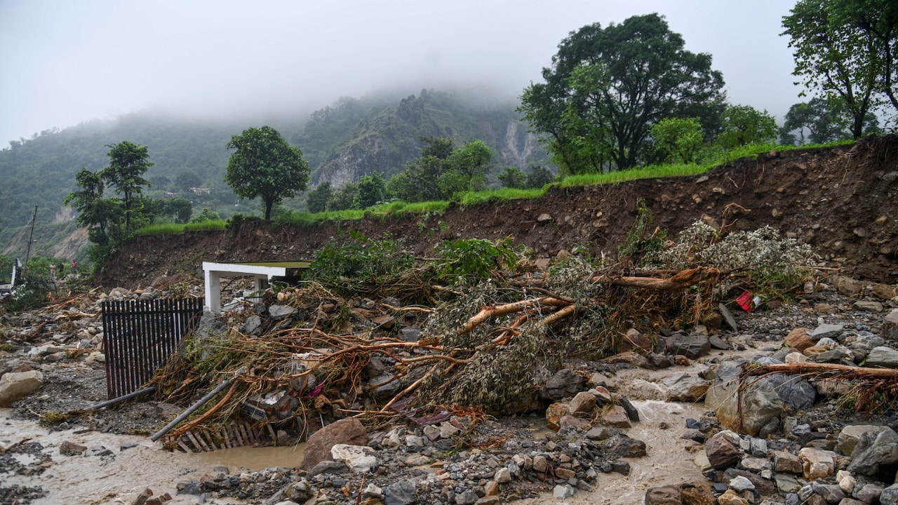 Heavy Rainfall Triggers Rockfall In Uttarakhand, 32 Roads Closed