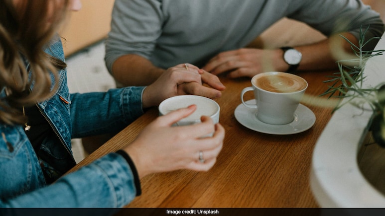 Delhi Man Claims He Was Scammed On Tinder Date: "Please Be Careful If..." Delhi Man Claims He Was Scammed On Tinder Date: "Please Be Careful If..."