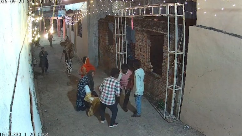 मंदसौर में गरबा प्रैक्टिस कर रही महिला का अपहरण, युवती को घसीटते हुए ले गए 6 लोग, आरोपी गिरफ्तार