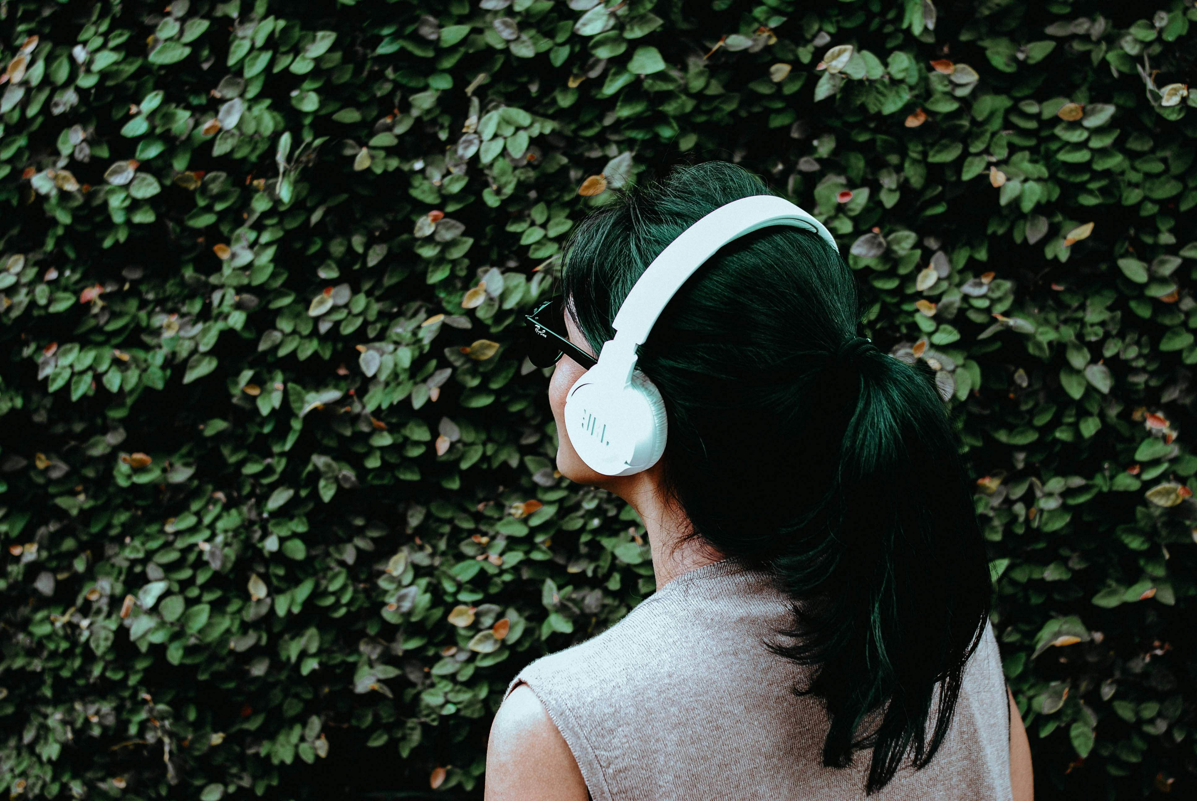 Are Your Noise-Cancelling Earphones Quietly Damaging Your Ears?