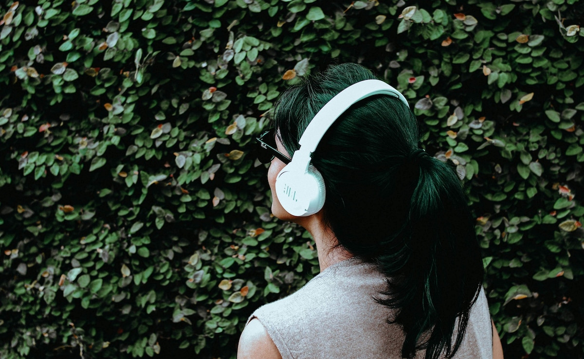 Are Your Noise-Cancelling Earphones Quietly Damaging Your Ears?