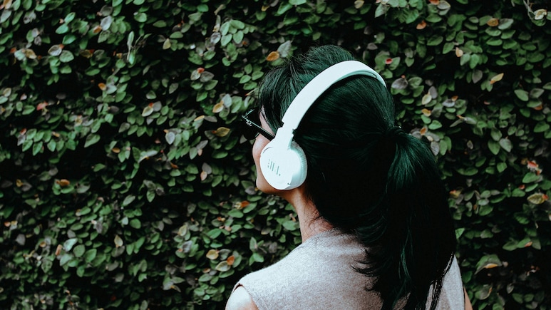 Are Your Noise-Cancelling Earphones Quietly Damaging Your Ears?