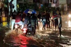 Heavy Rain Leads To Waterlogging In Hyderabad, Two Missing Heavy Rain Leads To Waterlogging In Hyderabad, Two Missing