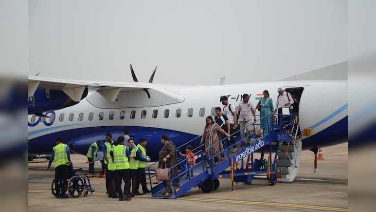 Jagdalpur Airport: बस्तर एयरपोर्ट से अब तक 3 लाख यात्रियों ने भरी उड़ान, बड़े शहरों से सीधे जुड़ा इलाका Jagdalpur Airport: बस्तर एयरपोर्ट से अब तक 3 लाख यात्रियों ने भरी उड़ान, बड़े शहरों से सीधे जुड़ा इलाका