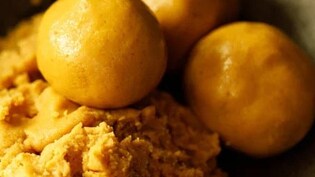 इस बार सर्दियों में खाइए ये लड्डू, वजन घटेगा और पेट भी खुश, बनाना भी बेहद आसान